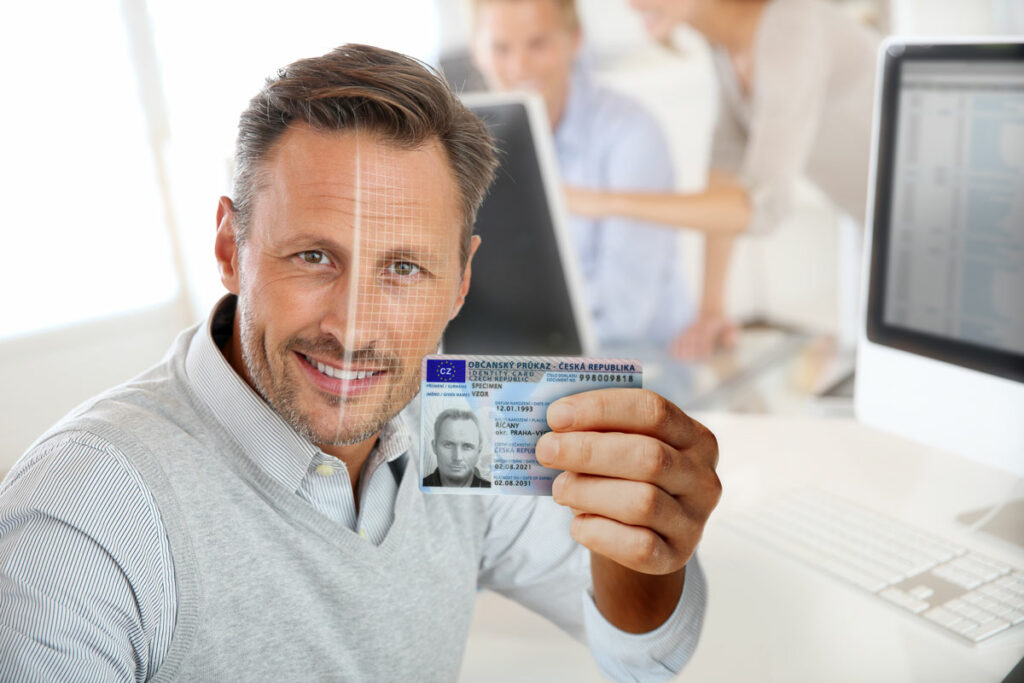 Man-id-check03